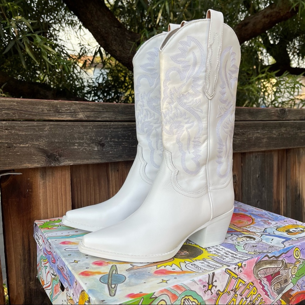 Jeffrey Campbell DAGGET White Leather Size 7.5 Pointed Toe Western Heeled Boots